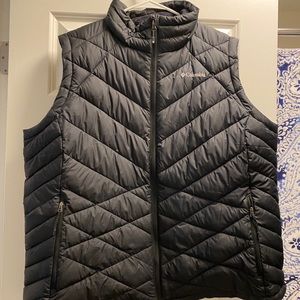 Never worn Colombia Vest